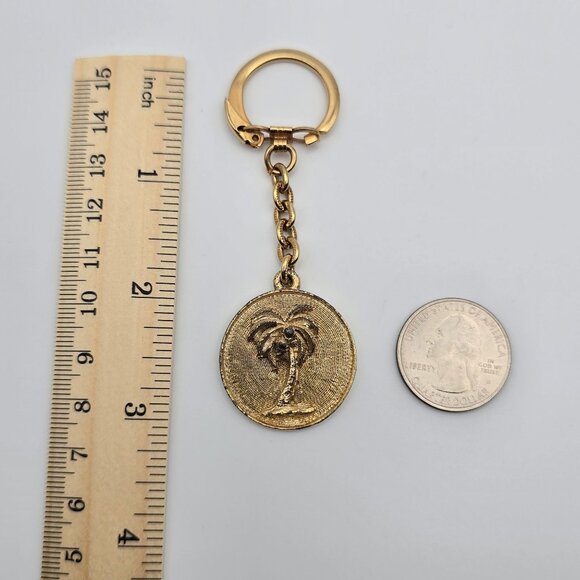 Gold-Toned Round Coin Embossed Palm Tree Chain Clip On Keychain Accessory Holder - Picture 7 of 7